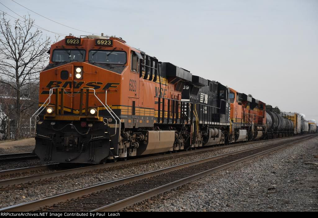Westbound manifest uses the center track
